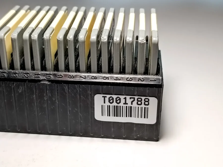 Datensicherheit: Diamagazin mit Barcodelabel Diamagazin Mit Barcodelabel