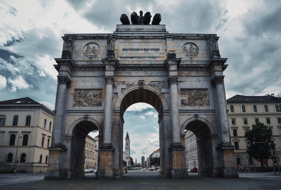 Von analog zu digital: Ein Leitfaden zum Super 8 Digitalisieren in München: Photo of The Siegestor in Munich, Germany Photo Of The Siegestor In Munich, Germany